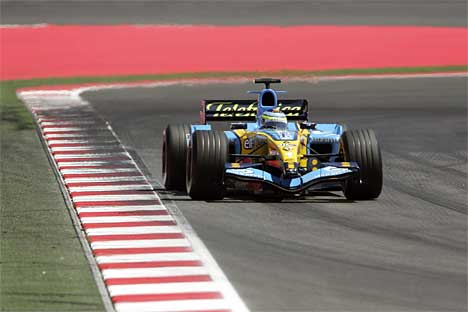 Alonso kunne ikke følge med taxaen (Foto: RenaultF1)